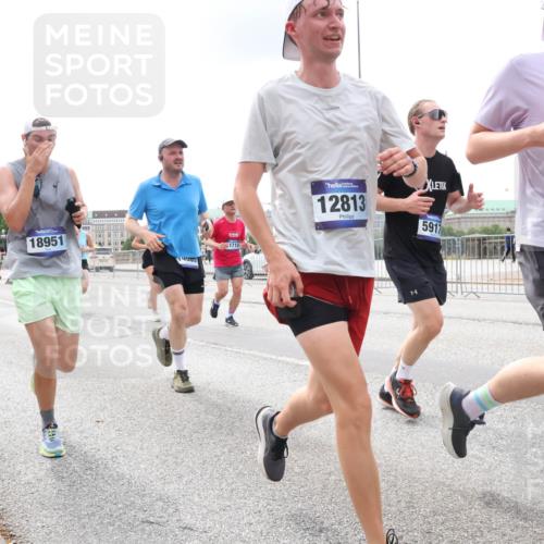 29.06.2025 - hella hamburg halbmarathon Lena Gebhardt http://msf.ph/oto/8476026 29.06.2025 10:33:16 Lombardsbrücke 18951, 4005, 1713, 1281, 12813, 5917, 1078, 1237, 1324, 1732, 1764, 1995, 2038, 2054, 2085, 2276, 2838, 2959, 3341, 3391, 3422, 3708, 3753, 3812, 3871, 4030, 4096, 4164, 4445, 4555, 4650, 5110, 5180, 5581, 5917, 6040, 6773, 6861, 6999, 7705, 7982, 8170, 8595, 8839, 8891, 9034, 9143, 9258, 9289, 9471, 9542, 9591, 9592, 9750, 9768, 9780, 11229, 11260, 11713, 11756, 11826, 12039, 12423, 12424, 14305, 14743, 15951 meine-sportfotos.de