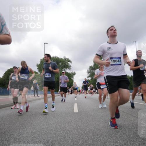 29.06.2025 - hella hamburg halbmarathon Luisa Fischer http://msf.ph/oto/8476062 29.06.2025 10:46:55 Kennedybrücke 360, 9641, 9639, 1878, 19043, 983, 1816, 1878, 2158, 2361, 5370, 5720, 6012, 7205, 7461, 8135, 9831, 9976, 10083, 10200, 10202 meine-sportfotos.de