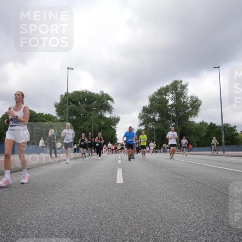 29.06.2025 - hella hamburg halbmarathon Luisa Fischer http://msf.ph/oto/8476180 29.06.2025 10:47:01 Kennedybrücke 12603, 1816, 2343, 2361, 5214, 5720, 6012, 6096, 7205, 10202 meine-sportfotos.de