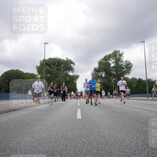 29.06.2025 - hella hamburg halbmarathon Luisa Fischer http://msf.ph/oto/8476200 29.06.2025 10:47:02 Kennedybrücke 1816205, 151, 1816, 2343, 2361, 5214, 5720, 6012, 6096, 7205, 9704 meine-sportfotos.de