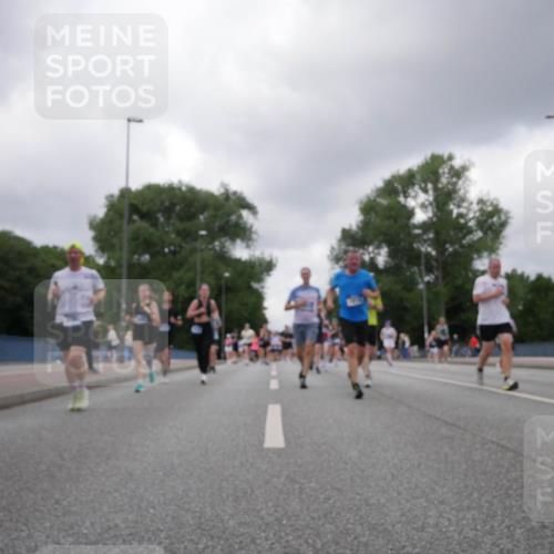 29.06.2025 - hella hamburg halbmarathon Luisa Fischer http://msf.ph/oto/8476216 29.06.2025 10:47:02 Kennedybrücke 1816, 2343, 2361, 5214, 5720, 6012, 6096, 7205, 9704 meine-sportfotos.de