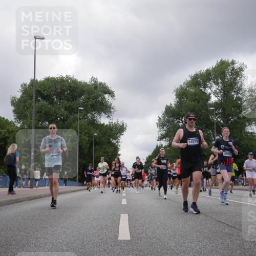 29.06.2025 - hella hamburg halbmarathon Luisa Fischer http://msf.ph/oto/8476293 29.06.2025 10:47:06 Kennedybrücke 1352, 43, 14528, 6096, 1816, 2343, 2361, 5214, 5649, 6096, 7205, 9704 meine-sportfotos.de
