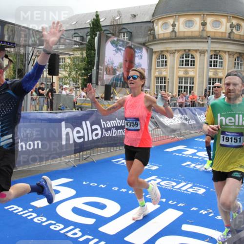 29.06.2025 - hella hamburg halbmarathon Michael Strokosch http://msf.ph/oto/8476338 29.06.2025 10:39:07 Ziel 1164, 1445, 1803, 2262, 4359, 4759, 6682, 6686, 6687, 11447, 11619, 12137, 15561, 15873, 16820, 18734, 19151 meine-sportfotos.de