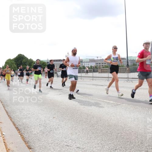 29.06.2025 - hella hamburg halbmarathon Lena Gebhardt http://msf.ph/oto/8476361 29.06.2025 10:33:18 Lombardsbrücke 63, 13339, 5180, 11713, 1078, 1324, 1732, 1764, 1995, 2038, 2054, 2085, 2276, 2776, 2838, 2959, 3341, 3391, 3422, 3708, 3812, 3871, 4030, 4096, 4164, 4445, 4555, 4650, 5110, 5180, 5581, 5917, 6040, 6773, 6861, 6999, 7705, 7982, 8021, 8170, 8595, 8839, 8891, 9034, 9143, 9234, 9258, 9289, 9471, 9542, 9591, 9592, 9750, 9768, 9780, 11229, 11260, 11713, 11756, 11811, 11826, 12039, 12423, 12424, 14305, 14743, 15951 meine-sportfotos.de