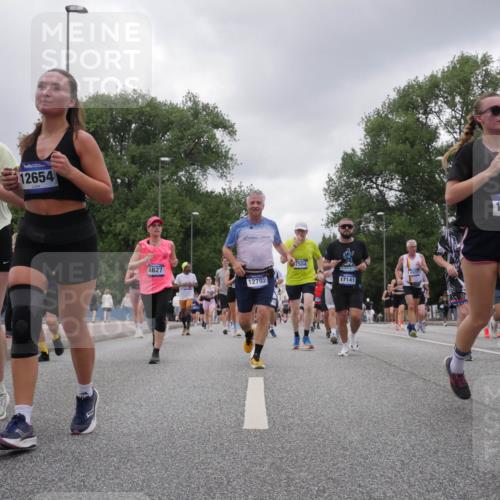 29.06.2025 - hella hamburg halbmarathon Luisa Fischer http://msf.ph/oto/8476444 29.06.2025 10:47:13 Kennedybrücke 13748, 12654, 4627, 12792, 7504, 6931, 17141, 18318, 2343, 3597, 4636, 5001, 5192, 5201, 5214, 5649, 6931, 7197, 8504, 9704 meine-sportfotos.de