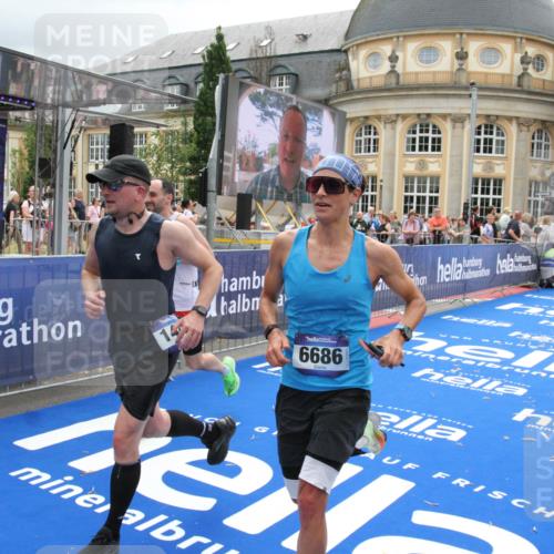 29.06.2025 - hella hamburg halbmarathon Michael Strokosch http://msf.ph/oto/8476463 29.06.2025 10:39:13 Ziel 1445, 3282, 4759, 6686, 6687, 11305, 11619, 12137, 13729, 14311, 15556, 16656, 16820, 17668, 18149, 18547 meine-sportfotos.de