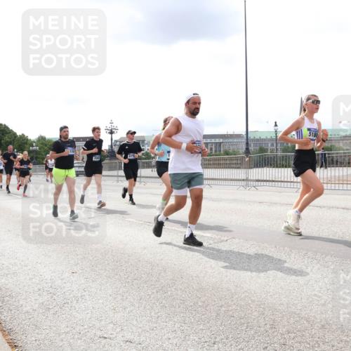 29.06.2025 - hella hamburg halbmarathon Lena Gebhardt http://msf.ph/oto/8476474 29.06.2025 10:33:18 Lombardsbrücke 5180, 339, 2065, 1171, 1078, 1324, 1732, 1764, 1995, 2038, 2054, 2085, 2276, 2776, 2838, 2959, 3341, 3391, 3422, 3708, 3812, 3871, 4030, 4096, 4164, 4445, 4555, 4650, 5110, 5180, 5581, 5917, 6040, 6773, 6861, 6999, 7705, 7982, 8021, 8170, 8595, 8839, 8891, 9034, 9143, 9234, 9258, 9289, 9471, 9542, 9591, 9592, 9750, 9768, 9780, 11229, 11260, 11713, 11756, 11811, 11826, 12039, 12423, 12424, 14305, 14743, 15951 meine-sportfotos.de