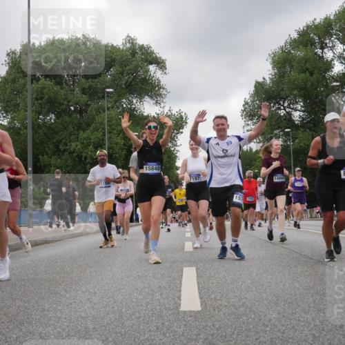 29.06.2025 - hella hamburg halbmarathon Luisa Fischer http://msf.ph/oto/8476545 29.06.2025 10:47:16 Kennedybrücke 3074, 1155, 15848, 7197, 15, 2258, 14866, 850, 3597, 14, 2258, 3597, 4636, 4866, 5001, 5192, 5201, 5649, 5902, 5905, 6334, 6931, 7197, 8504, 10006, 10097 meine-sportfotos.de