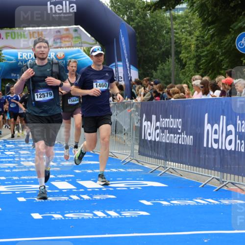 29.06.2025 - hella hamburg halbmarathon Strokosch-Dieckow http://msf.ph/oto/8476561 29.06.2025 10:47:04 Ziel 1460, 1689, 2623, 4093, 4377, 5472, 6373, 6700, 7908, 9794, 10122, 12579, 13007, 13728, 14415, 14449, 14594, 14783, 15684, 15825, 16081, 17718, 17979 meine-sportfotos.de