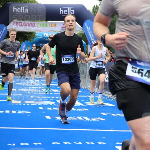 29.06.2025 - hella hamburg halbmarathon Strokosch-Dieckow http://msf.ph/oto/8476567 29.06.2025 10:46:03 Ziel 1759, 2189, 2707, 3087, 5648, 6460, 7450, 7961, 8269, 8577, 8871, 9585, 11125, 11936, 12084, 12269, 13630, 14462, 14804, 16136, 16466, 16475, 17008, 18081, 18702 meine-sportfotos.de