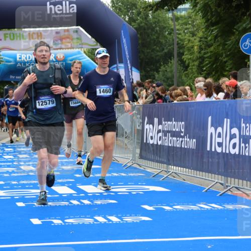 29.06.2025 - hella hamburg halbmarathon Strokosch-Dieckow http://msf.ph/oto/8476583 29.06.2025 10:47:04 Ziel 1460, 1689, 2623, 4093, 4377, 5472, 6373, 6700, 7908, 9794, 10122, 12579, 13007, 13728, 14415, 14449, 14594, 14783, 15684, 15825, 16081, 17718, 17979 meine-sportfotos.de