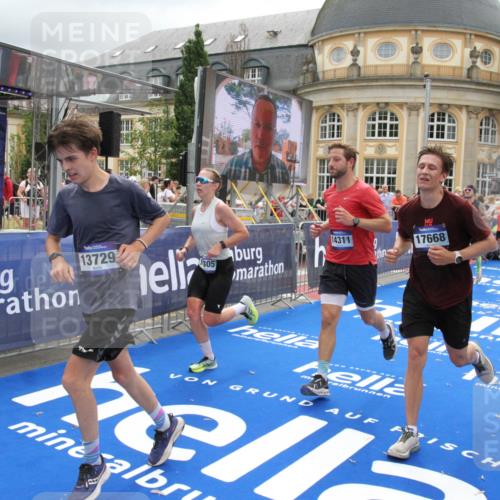 29.06.2025 - hella hamburg halbmarathon Michael Strokosch http://msf.ph/oto/8476623 29.06.2025 10:39:19 Ziel 2044, 3282, 4565, 5752, 6037, 8319, 8925, 11305, 12046, 13479, 13729, 14311, 17646, 17668, 18149 meine-sportfotos.de