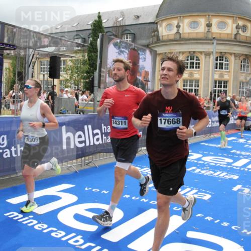 29.06.2025 - hella hamburg halbmarathon Michael Strokosch http://msf.ph/oto/8476632 29.06.2025 10:39:20 Ziel 2044, 3282, 4565, 5752, 6037, 8319, 8925, 11305, 12046, 13479, 13729, 14311, 17646, 17668 meine-sportfotos.de