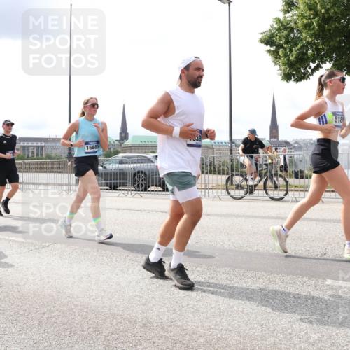 29.06.2025 - hella hamburg halbmarathon Lena Gebhardt http://msf.ph/oto/8476702 29.06.2025 10:33:19 Lombardsbrücke 13339, 2085, 15885, 939, 518, 1078, 1324, 1732, 1764, 1995, 2038, 2054, 2085, 2276, 2776, 2838, 2959, 3341, 3391, 3708, 3812, 3871, 4030, 4096, 4164, 4445, 4555, 4650, 5110, 5180, 5581, 5917, 6040, 6773, 6861, 6999, 7705, 7982, 8021, 8170, 8595, 8839, 8891, 9034, 9143, 9234, 9258, 9289, 9438, 9471, 9542, 9591, 9592, 9750, 9768, 9780, 11229, 11260, 11713, 11756, 11811, 11826, 12039, 12423, 12424, 14305, 14743, 15951 meine-sportfotos.de