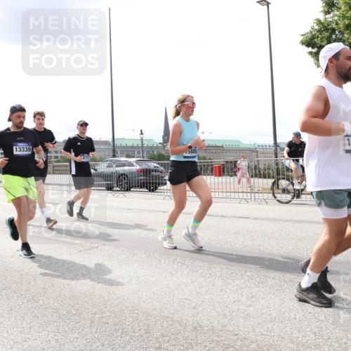 29.06.2025 - hella hamburg halbmarathon Lena Gebhardt http://msf.ph/oto/8476807 29.06.2025 10:33:19 Lombardsbrücke 13339, 163, 5885, 677, 1078, 1324, 1732, 1764, 1995, 2038, 2054, 2085, 2276, 2776, 2838, 2959, 3341, 3391, 3708, 3812, 3871, 4030, 4096, 4164, 4445, 4555, 4650, 5110, 5180, 5581, 5917, 6040, 6773, 6861, 6999, 7705, 7982, 8021, 8170, 8595, 8839, 8891, 9034, 9143, 9234, 9258, 9289, 9438, 9471, 9542, 9591, 9592, 9750, 9768, 9780, 11229, 11260, 11713, 11756, 11811, 11826, 12039, 12423, 12424, 14305, 14743, 15951 meine-sportfotos.de
