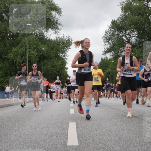 29.06.2025 - hella hamburg halbmarathon Luisa Fischer http://msf.ph/oto/8476867 29.06.2025 10:47:34 Kennedybrücke 8591, 7926, 6973, 1903, 10285, 1802, 8058, 10553, 1026, 1095, 1400, 1459, 1802, 1804, 2073, 2674, 2733, 3065, 4968, 5127, 5355, 8058, 8591, 8870, 10285, 10553 meine-sportfotos.de