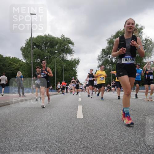 29.06.2025 - hella hamburg halbmarathon Luisa Fischer http://msf.ph/oto/8476907 29.06.2025 10:47:36 Kennedybrücke 8591, 7926, 30, 1802, 10285, 127, 102, 805, 1026, 1095, 1459, 1802, 1804, 2073, 2674, 3065, 4968, 5127, 5355, 7489, 8058, 8591, 8870, 9331, 9333, 10285, 10553 meine-sportfotos.de