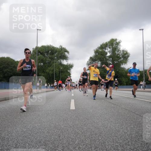 29.06.2025 - hella hamburg halbmarathon Luisa Fischer http://msf.ph/oto/8476931 29.06.2025 10:47:37 Kennedybrücke 7926, 1802, 1804, 5327, 1026, 1095, 1459, 1802, 1804, 2073, 2674, 3065, 4968, 5127, 5355, 7489, 8058, 8591, 8870, 9331, 9333, 10285, 10553 meine-sportfotos.de