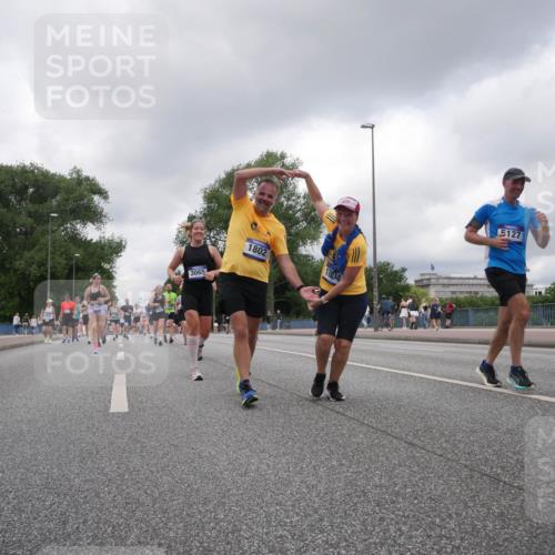 29.06.2025 - hella hamburg halbmarathon Luisa Fischer http://msf.ph/oto/8476969 29.06.2025 10:47:38 Kennedybrücke 3065, 1802, 1804, 5127, 1026, 1095, 1802, 1804, 2073, 2674, 3065, 4968, 5127, 5355, 7489, 8058, 8591, 8763, 8870, 9331, 9333, 10285, 10553, 10707 meine-sportfotos.de