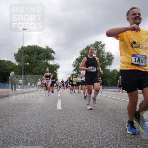 29.06.2025 - hella hamburg halbmarathon Luisa Fischer http://msf.ph/oto/8476994 29.06.2025 10:47:39 Kennedybrücke 65, 1802, 1026, 1095, 1802, 1804, 2073, 3065, 4968, 5127, 5355, 7489, 8763, 8870, 9331, 9333, 10285, 10707 meine-sportfotos.de