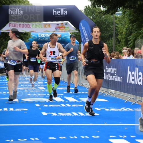 29.06.2025 - hella hamburg halbmarathon Strokosch-Dieckow http://msf.ph/oto/8477009 29.06.2025 10:46:01 Ziel 2189, 2707, 4277, 5648, 6460, 6532, 7961, 8269, 8577, 8871, 9585, 11125, 11936, 12084, 12269, 13630, 14462, 14804, 15149, 16136, 16466, 16475, 17008, 18081, 18702, 19116 meine-sportfotos.de