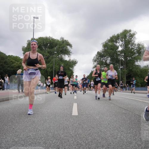 29.06.2025 - hella hamburg halbmarathon Luisa Fischer http://msf.ph/oto/8477048 29.06.2025 10:47:41 Kennedybrücke 2803, 12518, 1510, 76308, 8870, 1095, 1903, 1095, 1802, 1804, 2073, 3065, 4968, 5127, 5355, 6036, 7489, 8763, 8870, 9331, 9333, 10707 meine-sportfotos.de