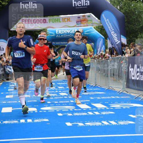 29.06.2025 - hella hamburg halbmarathon Strokosch-Dieckow http://msf.ph/oto/8477072 29.06.2025 10:46:56 Ziel 1139, 1689, 4091, 4377, 5472, 9794, 10122, 13728, 14385, 14415, 14449, 14594, 14783, 15825, 16081, 17172, 17492, 17892, 17979, 19105 meine-sportfotos.de