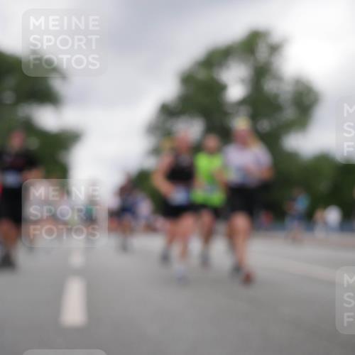 29.06.2025 - hella hamburg halbmarathon Luisa Fischer http://msf.ph/oto/8477079 29.06.2025 10:47:42 Kennedybrücke 1095, 2073, 2186, 3065, 4968, 5355, 6036, 7489, 8763, 8870, 9331, 9333, 10707 meine-sportfotos.de