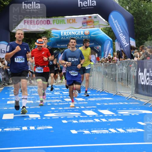 29.06.2025 - hella hamburg halbmarathon Strokosch-Dieckow http://msf.ph/oto/8477129 29.06.2025 10:46:55 Ziel 1139, 1689, 4091, 4377, 9794, 10122, 13728, 13940, 14385, 14415, 14449, 14594, 14783, 15825, 16081, 17172, 17492, 17892, 17979, 19105 meine-sportfotos.de