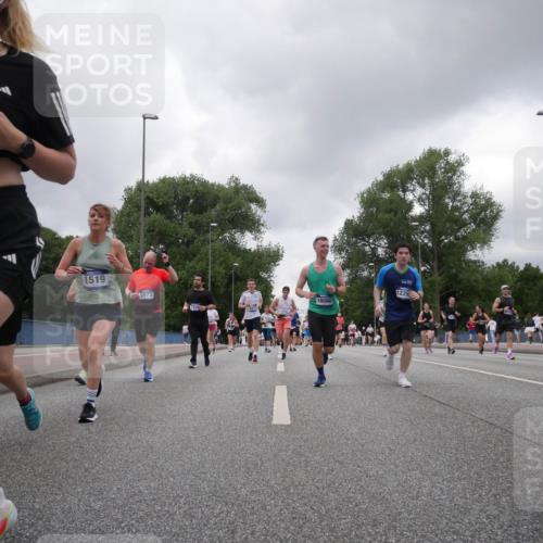 29.06.2025 - hella hamburg halbmarathon Luisa Fischer http://msf.ph/oto/8477224 29.06.2025 10:47:46 Kennedybrücke 4898, 1519, 6973, 18080, 1225, 1095, 2073, 2186, 2692, 3596, 4968, 5355, 6036, 6895, 7489, 8763, 8870, 9331, 9333, 10707 meine-sportfotos.de