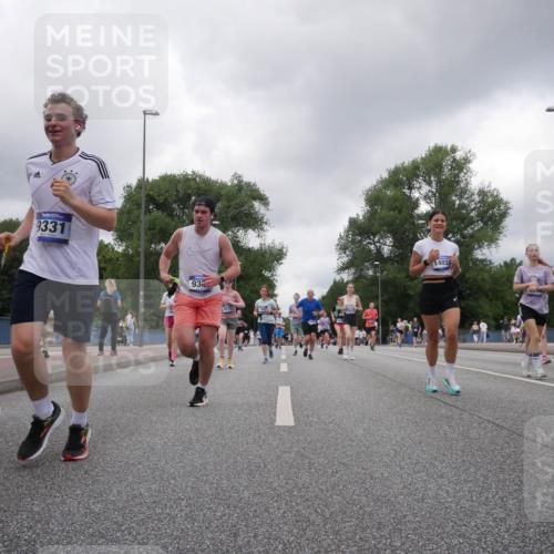 29.06.2025 - hella hamburg halbmarathon Luisa Fischer http://msf.ph/oto/8477360 29.06.2025 10:47:49 Kennedybrücke 32, 9331, 14031, 93, 2186, 2692, 3596, 6036, 6895, 8763, 9333, 10707 meine-sportfotos.de