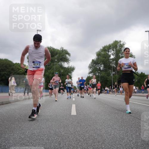 29.06.2025 - hella hamburg halbmarathon Luisa Fischer http://msf.ph/oto/8477378 29.06.2025 10:47:49 Kennedybrücke 9333, 1403, 6036, 14842, 2186, 2692, 3596, 6036, 6895, 8763, 9333, 10707 meine-sportfotos.de