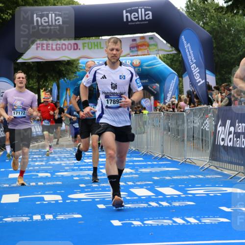 29.06.2025 - hella hamburg halbmarathon Strokosch-Dieckow http://msf.ph/oto/8477385 29.06.2025 10:46:52 Ziel 1139, 1689, 4091, 10122, 11858, 13728, 13940, 14385, 14449, 14541, 14594, 15900, 16081, 17172, 17353, 17492, 17669, 17892, 17979, 19105 meine-sportfotos.de