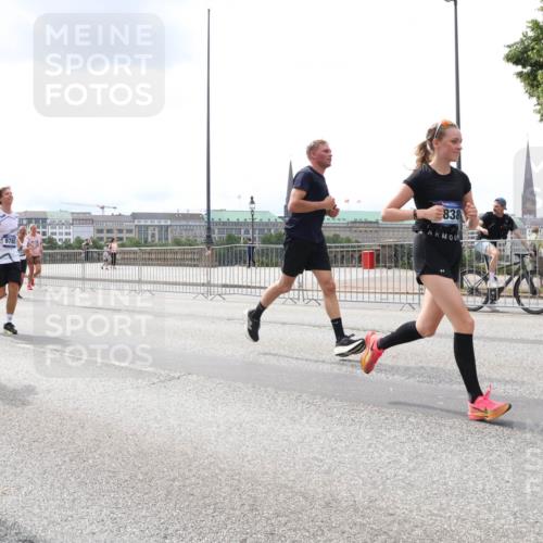 29.06.2025 - hella hamburg halbmarathon Lena Gebhardt http://msf.ph/oto/8477485 29.06.2025 10:33:23 Lombardsbrücke 11826, 9780, 838, 1324, 1764, 1995, 2038, 2054, 2085, 2342, 2776, 2838, 2959, 3170, 3341, 3391, 3708, 3812, 3871, 4030, 4096, 4164, 4361, 4433, 4445, 4449, 4555, 4650, 5075, 5110, 5180, 5569, 5581, 5917, 6109, 6773, 6854, 6861, 6999, 7653, 7705, 7982, 8021, 8157, 8170, 8282, 8595, 8891, 9143, 9234, 9258, 9289, 9438, 9471, 9591, 9592, 9750, 9768, 9780, 9799, 11229, 11260, 11713, 11811, 11826, 12039, 12423, 12424, 14305, 14743, 15951 meine-sportfotos.de