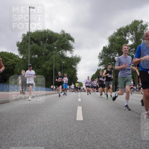 29.06.2025 - hella hamburg halbmarathon Luisa Fischer http://msf.ph/oto/8477512 29.06.2025 10:47:53 Kennedybrücke 18436, 2809, 16232, 12318, 390, 3596, 2186, 2692, 3596, 4215, 5730, 5731, 6036, 6895 meine-sportfotos.de