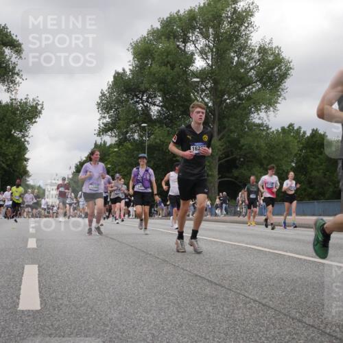 29.06.2025 - hella hamburg halbmarathon Luisa Fischer http://msf.ph/oto/8477547 29.06.2025 10:47:56 Kennedybrücke 4311, 12445, 148, 162, 5730, 5731, 318, 2692, 3596, 4215, 5730, 5731, 6895, 7610, 7818, 10303, 10304 meine-sportfotos.de