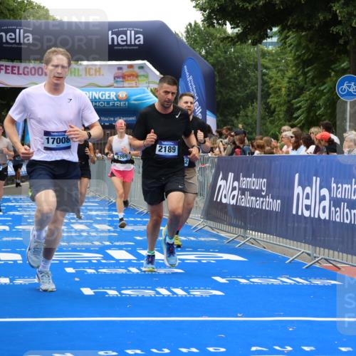 29.06.2025 - hella hamburg halbmarathon Strokosch-Dieckow http://msf.ph/oto/8477674 29.06.2025 10:45:59 Ziel 2189, 4277, 5648, 6460, 6532, 8269, 8577, 8871, 9585, 10792, 11821, 11936, 12084, 12269, 13630, 14462, 14804, 14911, 15149, 17008, 18081, 18185, 18702, 19116 meine-sportfotos.de