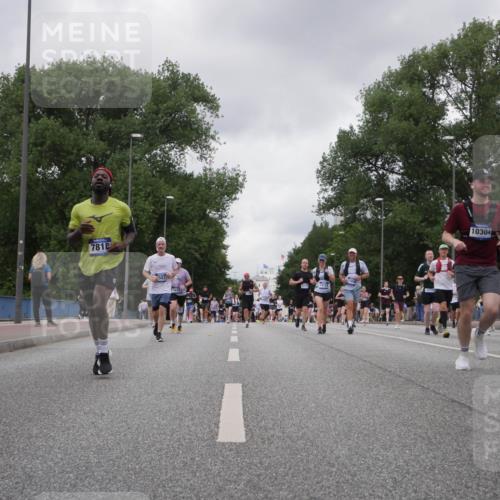 29.06.2025 - hella hamburg halbmarathon Luisa Fischer http://msf.ph/oto/8477785 29.06.2025 10:48:04 Kennedybrücke 7818, 582, 14123, 3506, 10304, 12995, 1713, 3506, 4215, 5730, 5731, 6922, 7610, 7818, 10303, 10304 meine-sportfotos.de