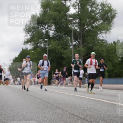 29.06.2025 - hella hamburg halbmarathon Luisa Fischer http://msf.ph/oto/8477828 29.06.2025 10:48:05 Kennedybrücke 1713, 3506, 4215, 6922, 7541, 7610, 7818, 10223, 10303, 10304 meine-sportfotos.de