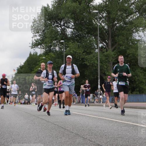 29.06.2025 - hella hamburg halbmarathon Luisa Fischer http://msf.ph/oto/8477866 29.06.2025 10:48:06 Kennedybrücke 13261, 14123, 102, 13906, 3506, 1273, 1713, 3506, 6922, 7541, 7610, 7818, 10223, 10303, 10304 meine-sportfotos.de
