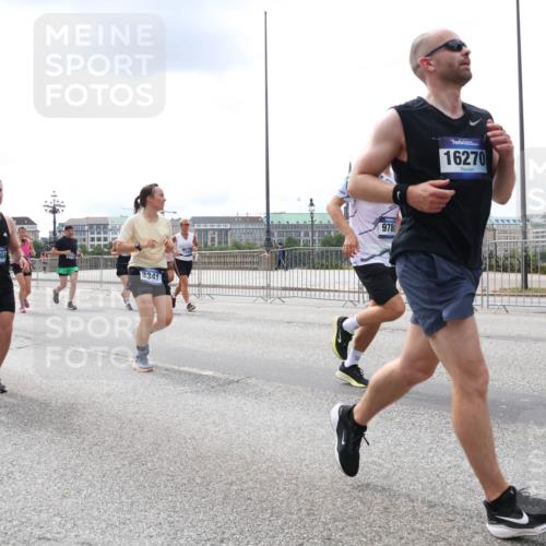 29.06.2025 - hella hamburg halbmarathon Lena Gebhardt http://msf.ph/oto/8477870 29.06.2025 10:33:24 Lombardsbrücke 9591, 5964, 3341, 9780, 16270, 1324, 1764, 1995, 2038, 2054, 2085, 2342, 2776, 2838, 2959, 3170, 3341, 3391, 3708, 3812, 3871, 4030, 4096, 4164, 4361, 4433, 4445, 4449, 4555, 4650, 5075, 5096, 5110, 5141, 5180, 5569, 5581, 5917, 6109, 6773, 6854, 6999, 7653, 7705, 7982, 8021, 8157, 8282, 8595, 8891, 9143, 9234, 9258, 9289, 9438, 9471, 9591, 9592, 9750, 9768, 9780, 9799, 11229, 11260, 11713, 11811, 11826, 12039, 12423, 12424, 14305, 14743, 15951 meine-sportfotos.de