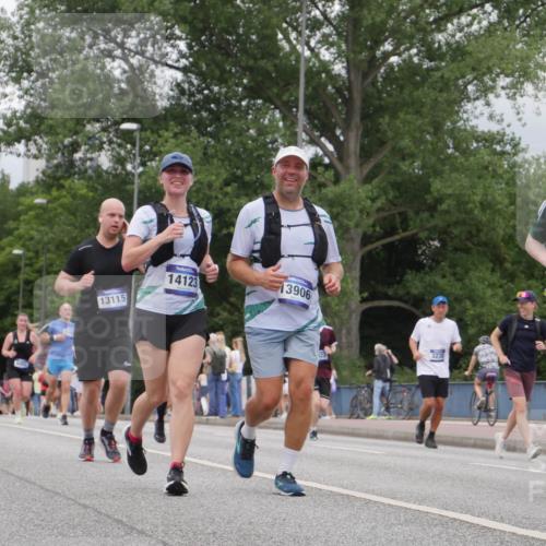29.06.2025 - hella hamburg halbmarathon Luisa Fischer http://msf.ph/oto/8477910 29.06.2025 10:48:07 Kennedybrücke 13115, 14123, 3906, 3238, 3506, 1273, 1685, 1713, 3238, 3506, 6922, 7541, 7610, 7818, 10223, 10303, 10304 meine-sportfotos.de