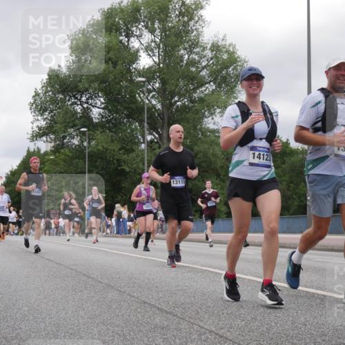 29.06.2025 - hella hamburg halbmarathon Luisa Fischer http://msf.ph/oto/8477950 29.06.2025 10:48:09 Kennedybrücke 13261, 1022, 13115, 14123, 3906, 1273, 1685, 1713, 3238, 3506, 6002, 6922, 7541, 10223, 10303, 10304 meine-sportfotos.de