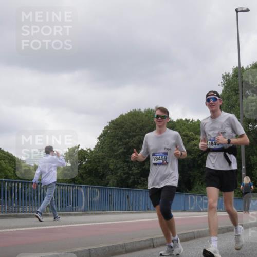 29.06.2025 - hella hamburg halbmarathon Luisa Fischer http://msf.ph/oto/8477992 29.06.2025 10:48:13 Kennedybrücke 18459, 1845, 1273, 1685, 1713, 3238, 6002, 6922, 7541, 8605, 10223 meine-sportfotos.de