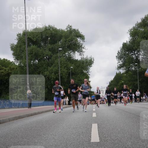 29.06.2025 - hella hamburg halbmarathon Luisa Fischer http://msf.ph/oto/8478043 29.06.2025 10:48:16 Kennedybrücke 15675, 13973, 7216, 14091, 1273, 1685, 1713, 3238, 6002, 7216, 7541, 8605, 9084, 9085, 10223 meine-sportfotos.de