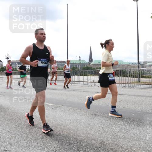29.06.2025 - hella hamburg halbmarathon Lena Gebhardt http://msf.ph/oto/8478135 29.06.2025 10:33:25 Lombardsbrücke 9591, 15964, 334, 1324, 1764, 1995, 2038, 2054, 2085, 2342, 2776, 2838, 2959, 3170, 3341, 3391, 3560, 3812, 3871, 4030, 4096, 4164, 4361, 4433, 4445, 4449, 4555, 4650, 5075, 5096, 5110, 5141, 5180, 5569, 5581, 5917, 6109, 6773, 6854, 6999, 7653, 7705, 7982, 8021, 8157, 8282, 8595, 8891, 9143, 9234, 9258, 9289, 9438, 9471, 9591, 9592, 9750, 9768, 9780, 9799, 11229, 11260, 11713, 11811, 11826, 12039, 14305, 14743, 15951 meine-sportfotos.de