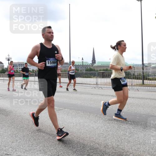 29.06.2025 - hella hamburg halbmarathon Lena Gebhardt http://msf.ph/oto/8478172 29.06.2025 10:33:25 Lombardsbrücke 591, 2033, 15964, 334, 1324, 1764, 1995, 2038, 2054, 2085, 2342, 2776, 2838, 2959, 3170, 3341, 3391, 3560, 3812, 3871, 4030, 4096, 4164, 4361, 4433, 4445, 4449, 4555, 4650, 5075, 5096, 5110, 5141, 5180, 5569, 5581, 5917, 6109, 6773, 6854, 6999, 7653, 7705, 7982, 8021, 8157, 8282, 8595, 8891, 9143, 9234, 9258, 9289, 9438, 9471, 9591, 9592, 9750, 9768, 9780, 9799, 11229, 11260, 11713, 11811, 11826, 12039, 14305, 14743, 15951 meine-sportfotos.de