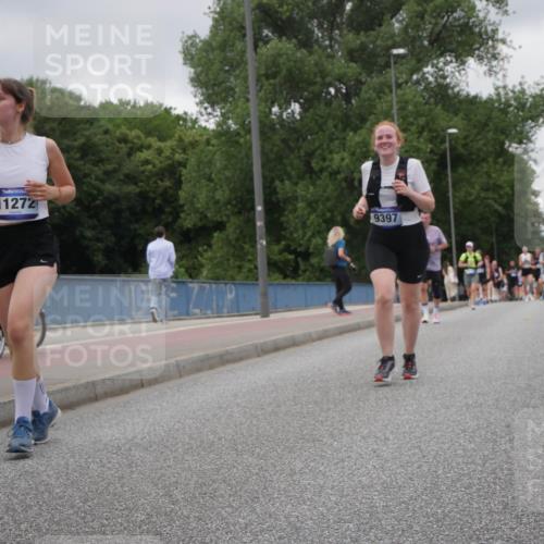 29.06.2025 - hella hamburg halbmarathon Luisa Fischer http://msf.ph/oto/8478177 29.06.2025 10:48:22 Kennedybrücke 11272, 9397, 1024, 6841, 7216, 8605, 8745, 9084, 9085 meine-sportfotos.de