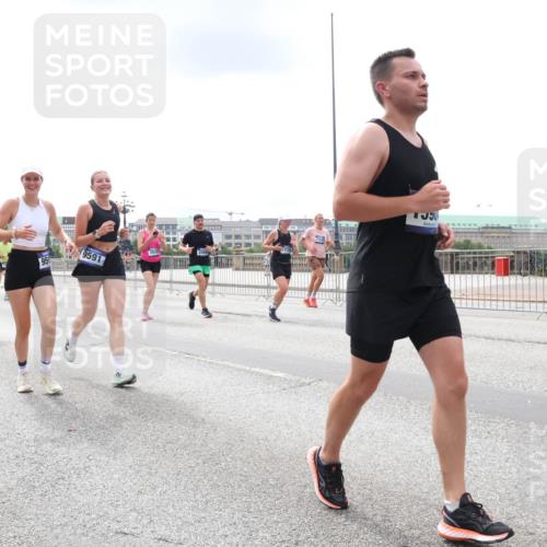 29.06.2025 - hella hamburg halbmarathon Lena Gebhardt http://msf.ph/oto/8478225 29.06.2025 10:33:26 Lombardsbrücke 4164, 1995, 955, 9591, 2, 1324, 1764, 1995, 2038, 2054, 2085, 2342, 2776, 2838, 2959, 3170, 3341, 3391, 3560, 3812, 3871, 4030, 4096, 4164, 4361, 4433, 4445, 4449, 4650, 5075, 5096, 5110, 5141, 5180, 5569, 5581, 5917, 6109, 6773, 6854, 6999, 7653, 7705, 7982, 8021, 8157, 8282, 8595, 8891, 9143, 9234, 9258, 9289, 9438, 9471, 9591, 9592, 9750, 9780, 9799, 11229, 11260, 11713, 11811, 11826, 12039, 14305, 14743, 15951 meine-sportfotos.de