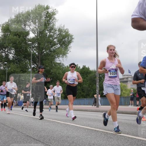 29.06.2025 - hella hamburg halbmarathon Luisa Fischer http://msf.ph/oto/8478352 29.06.2025 10:48:29 Kennedybrücke 1798, 8907, 132, 17521, 14002, 1024, 68, 1024, 1798, 4337, 4388, 6841, 6888, 8745, 8907, 10668 meine-sportfotos.de